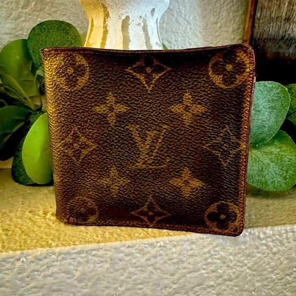 Louis Vuitton, men's monogram, bifold, wallet, vintage - Picture 1 of 17
